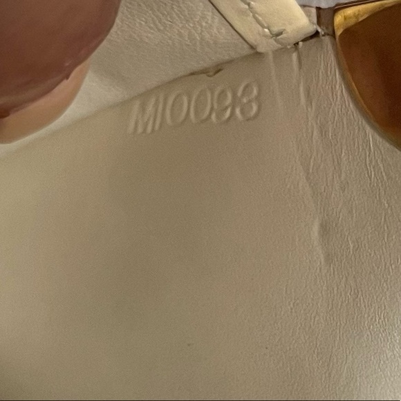 Authentic Louis Vuitton Suhali short wallet - Picture 13 of 14